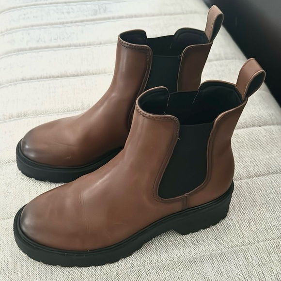 Ankle Boot - Picture 2 of 5